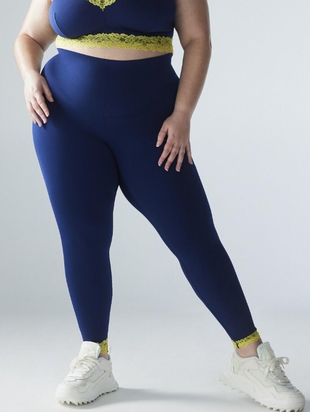 Hotline Lace-Trimmed High-Waist Legging